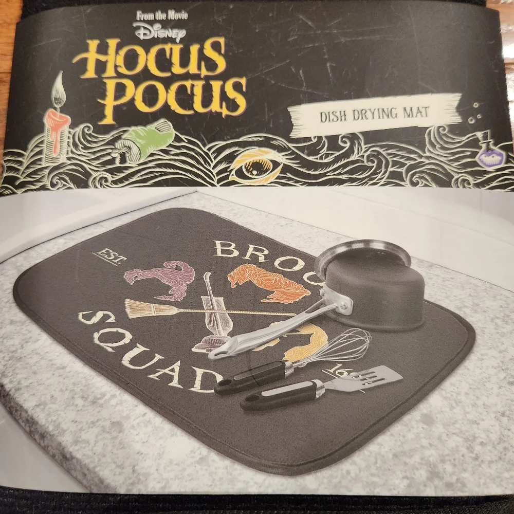 NWT Disney Hocus Pocus Dish Drying Mat 16